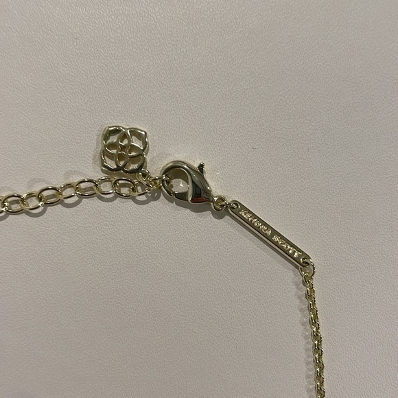 Kendra Scott Neckless - Picture 3 of 4